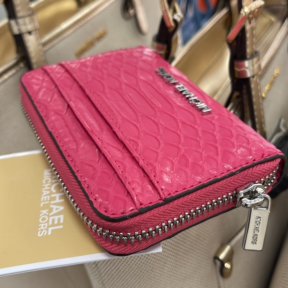 Michael Kors Women Md Zip Around Card Case Coin Pouch Wallet Electric Pink
NWT - Picture 9 of 16